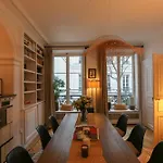 Spacious Apartment Of 110M In The Heart Of Paris