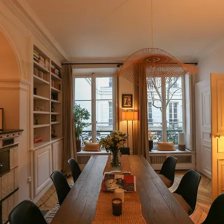 Appartamento Spacious Of 110m In The Heart Of Parigi